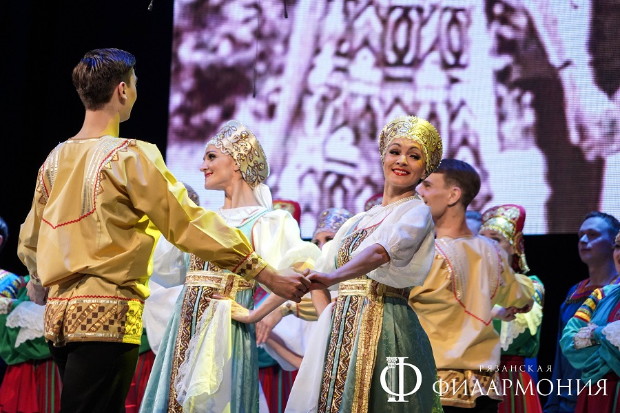 Русско рязань отзывы. Рязанский хор фото. Рязанский народный хор. Фестиваль русской песни рязань. Лаурета танцв воронеж.